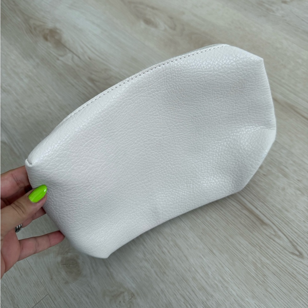 Elegant Unbranded White Leather Clutch